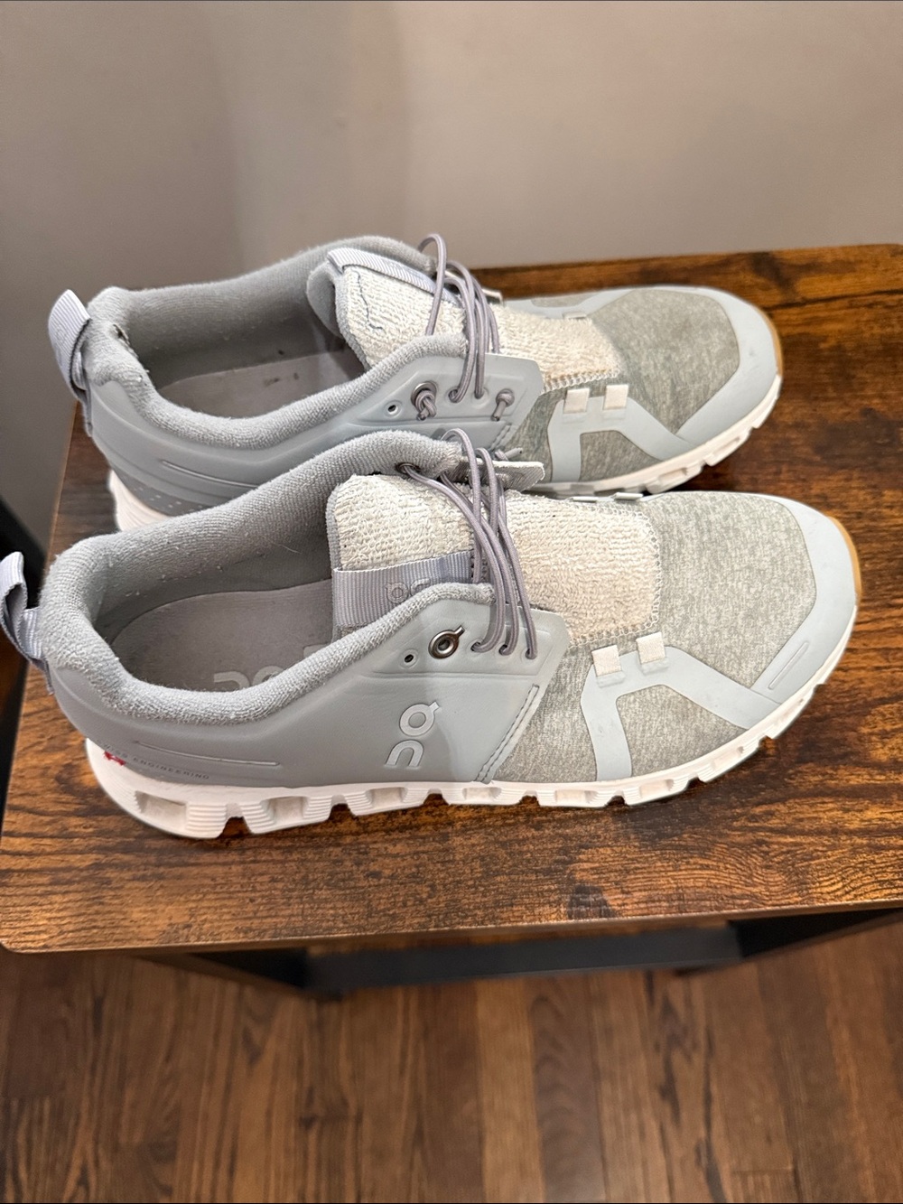 On Running Light Gray and White Women's Sneakers 8